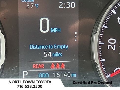 Used 2022 Toyota RAV4 LE image 17