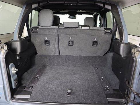 Used 2024 Jeep Wrangler Willys image 9