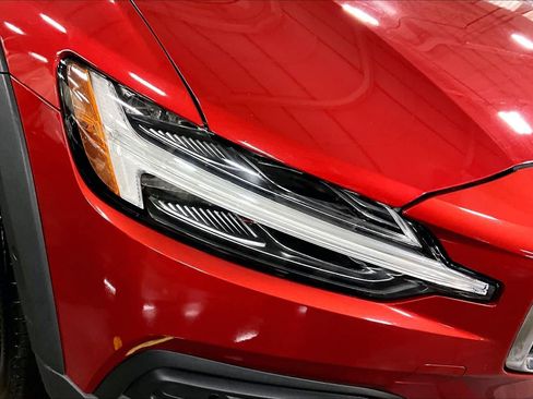 Used 2020 Volvo V60 T5 Cross Country w/ Protection Package image 28