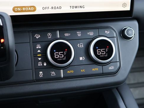 New 2026 Land Rover Defender 130 X-Dynamic SE AWD/4WD image 27