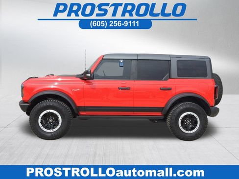 Used 2023 Ford Bronco Badlands image 1
