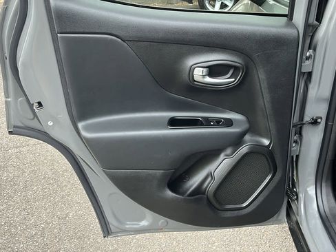 Used 2021 Jeep Renegade Trailhawk image 26