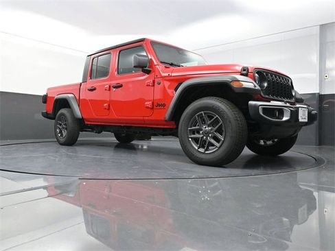 New 2025 Jeep Gladiator Sport image 17