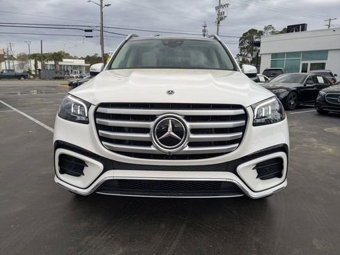 Used 2025 Mercedes-Benz GLS 450 4MATIC image 10