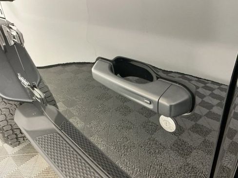 Used 2020 Jeep Gladiator Overland w/ Uconnect 4C Nav & Sound Group image 10