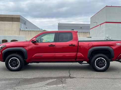 Certified 2024 Toyota Tacoma TRD Off-Road w/ TRD Off Road Premium Package AWD/4WD image 9