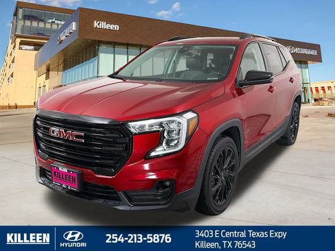 Used 2023 GMC Terrain SLT w/ Elevation Edition image 3