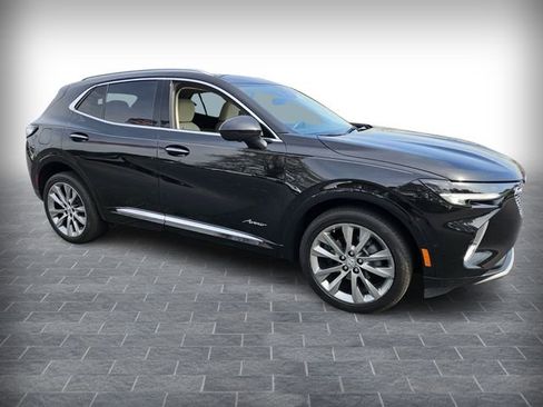 Used 2022 Buick Envision Avenir w/ Technology Package II image 3