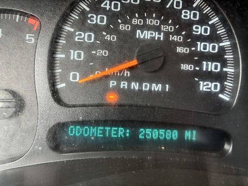 Used 2007 GMC Sierra 3500 SLE w/ Heavy-Duty Power Package image 10