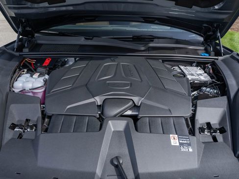 New 2026 Porsche Cayenne image 17