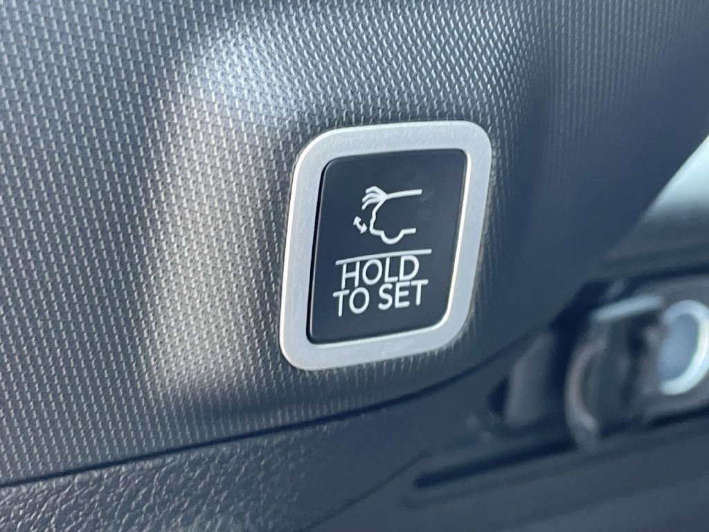 New 2027 Jeep Grand Cherokee Altitude AWD/4WD image 43