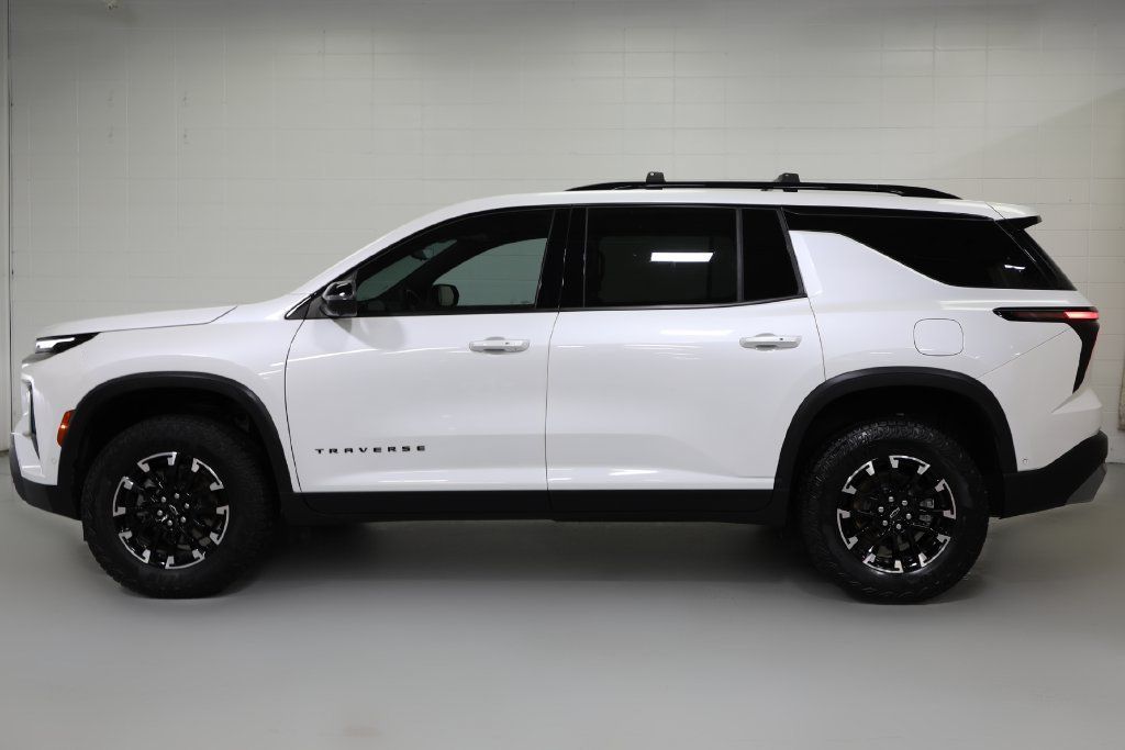 Used 2024 Chevrolet Traverse Z71 w/ Enhanced Driving Package AWD/4WD image 13