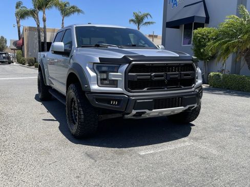 Used 2018 Ford F150 Raptor w/ Equipment Group 802A Luxury AWD/4WD image 3