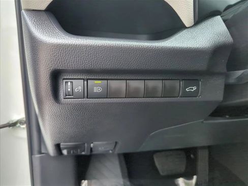 Certified 2025 Toyota RAV4 XLE w/ Convenience Package FWD image 15