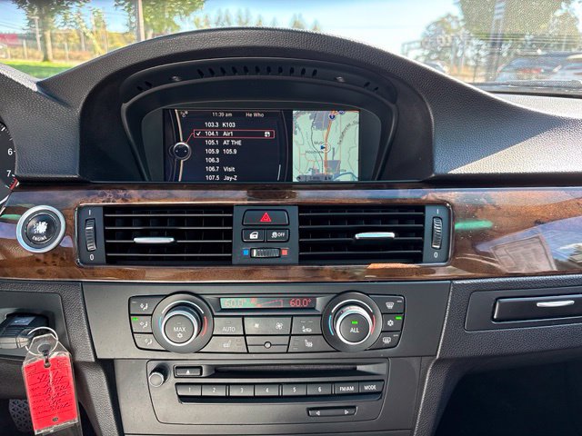 Used 2011 BMW 328i xDrive Sedan AWD/4WD image 27