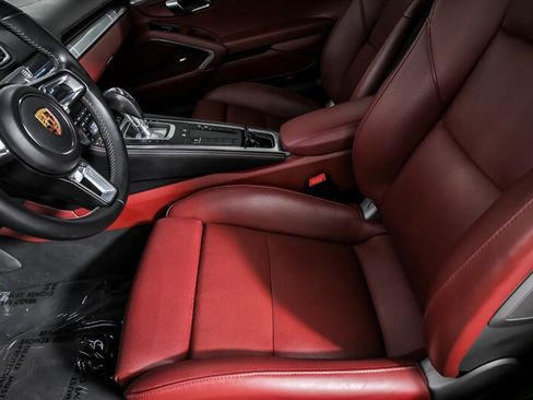 Used 2018 Porsche 718 Cayman S image 17