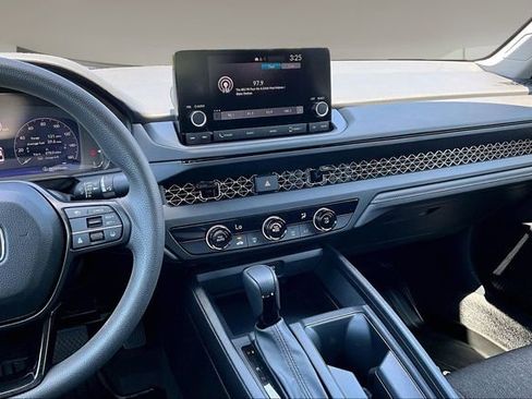 Used 2023 Honda Accord LX image 9