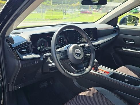 Used 2026 Nissan Kicks SR FWD image 16
