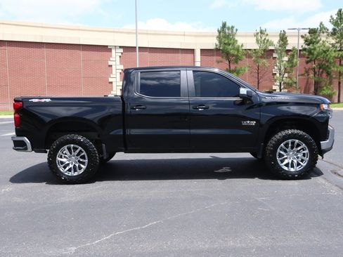 Used 2019 Chevrolet Silverado 1500 LT w/ Texas Edition AWD/4WD image 30