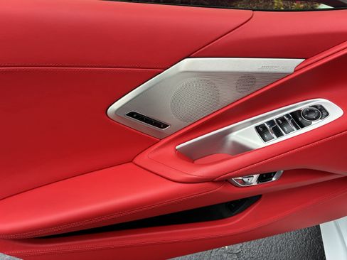 Used 2025 Chevrolet Corvette Stingray Premium Conv w/ Z51 Performance Package RWD image 17