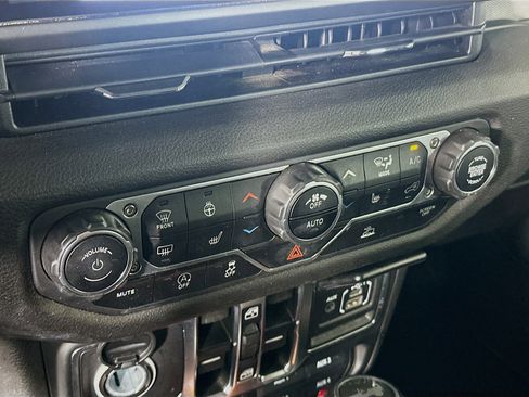 Used 2024 Jeep Wrangler Unlimited Sport AWD/4WD image 22