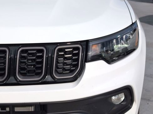 New 2025 Jeep Compass Latitude w/ Altitude Special Edition image 10