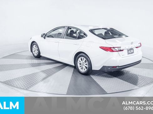 Used 2025 Toyota Camry LE image 7