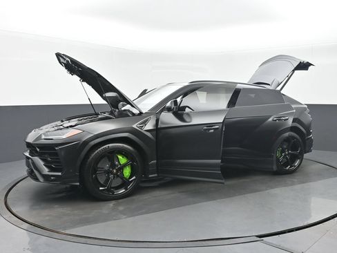 Used 2019 Lamborghini Urus AWD/4WD image 37