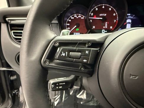 Used 2022 Porsche Macan GTS image 13