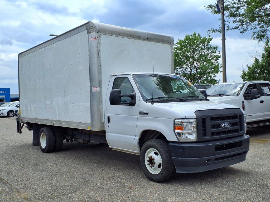 Used 2022 Ford E-350 and Econoline 350 Super Duty w/ Power Windows & Locks Group RWD image 3