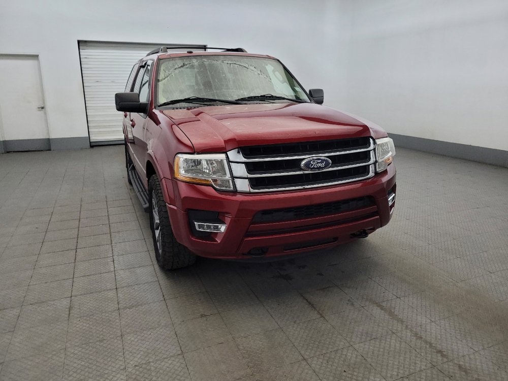 Used 2017 Ford Expedition XLT w/ Equipment Group 202A AWD/4WD image 14