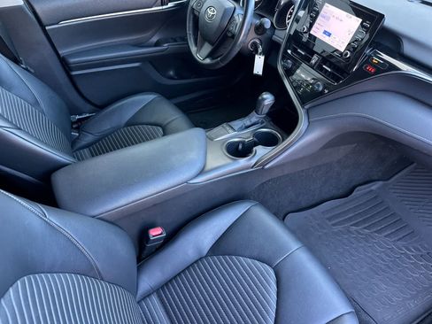Used 2022 Toyota Camry SE FWD image 15