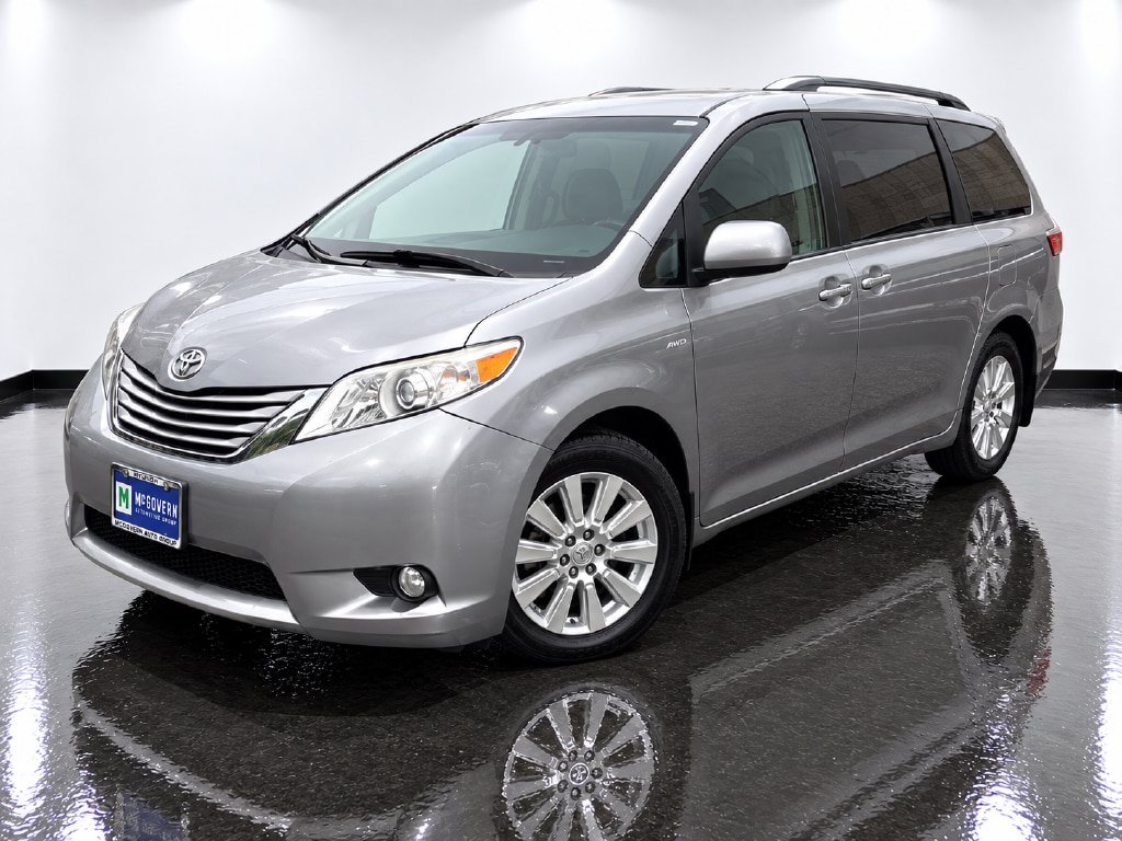 Used 2017 Toyota Sienna AWD image 1