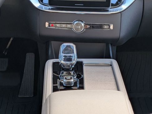 New 2026 Volvo XC90 B6 Plus w/ Protection Package Premier image 9