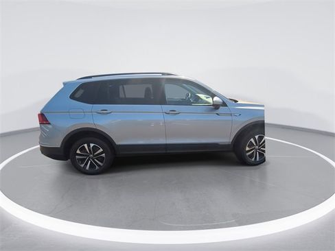 Used 2022 Volkswagen Tiguan S image 9