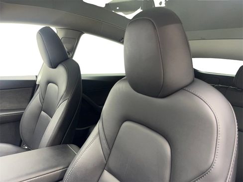 Used 2024 Tesla Model Y Long Range image 26