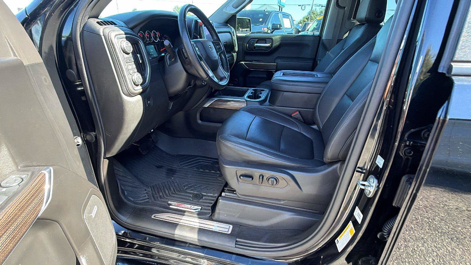 Used 2021 Chevrolet Silverado 1500 LT Trail Boss w/ Convenience Package II AWD/4WD image 16