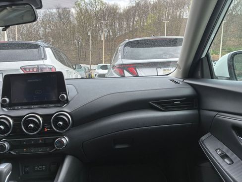 Used 2025 Nissan Sentra SV image 34
