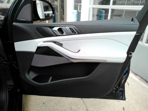Used 2025 BMW X5 sDrive40i w/ M Sport Package RWD image 22