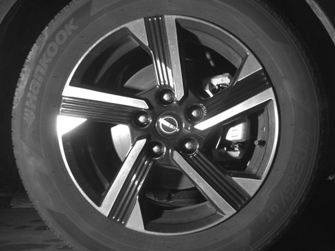 Used 2025 Nissan Sentra SV FWD image 13