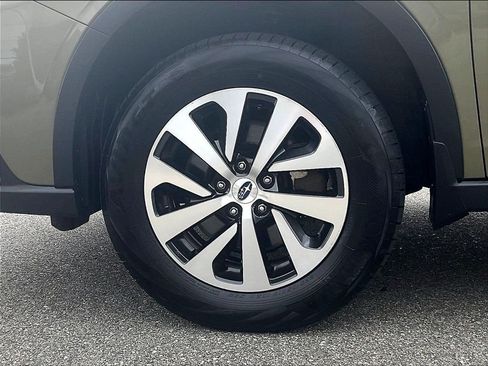 Used 2022 Subaru Outback Premium AWD/4WD image 7