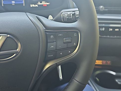 New 2026 Lexus UX 300h AWD image 18