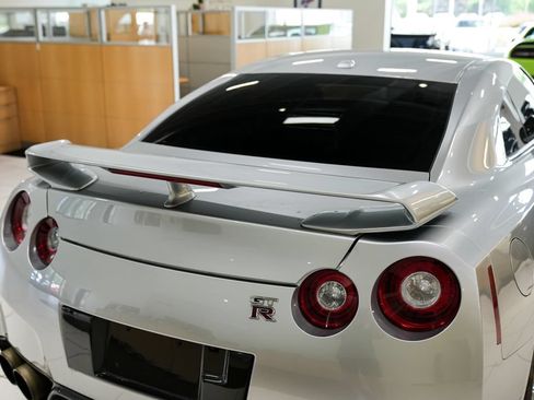 Used 2016 Nissan GT-R Premium AWD/4WD image 15
