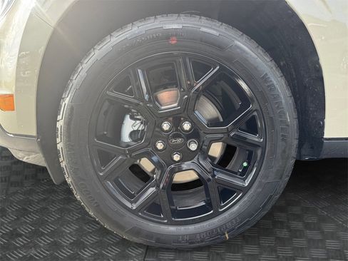 New 2025 Ford Maverick Lariat w/ Black Appearance Package image 14