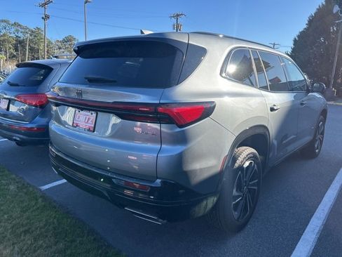 Used 2025 Buick Enclave Sport Touring image 4