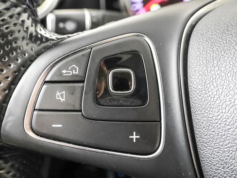 Used 2018 Mercedes-Benz E 300 4MATIC image 26