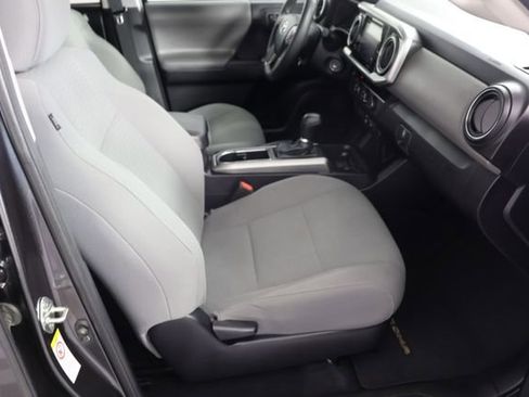Used 2018 Toyota Tacoma SR5 image 21