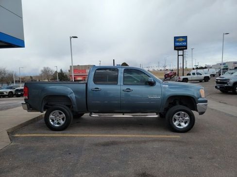 Used 2011 GMC Sierra 1500 SLT w/ All-Terrain Package image 4