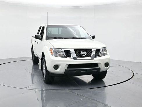 Used 2019 Nissan Frontier SV image 4