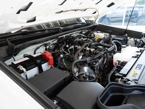 Certified 2025 Toyota 4Runner SR5 RWD image 32